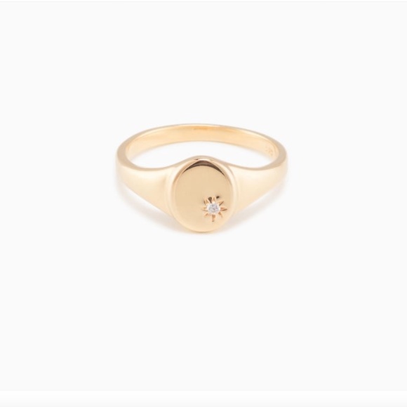 Mejuri Jewelry - COPY - Mejuri Star Signet Ring Size: 4